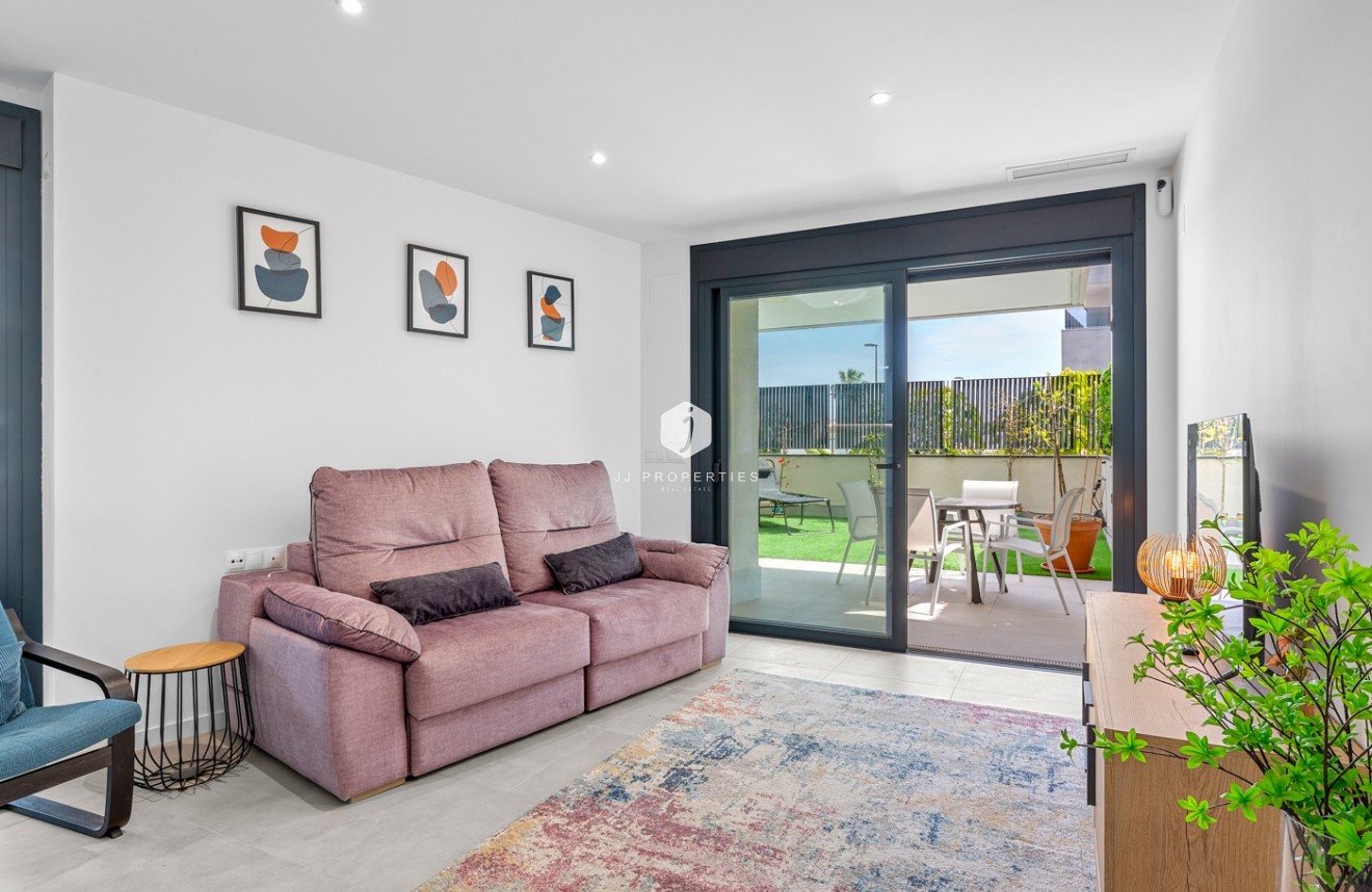 Resale - Apartment / flat -
Dehesa de Campoamor - Costa Blanca