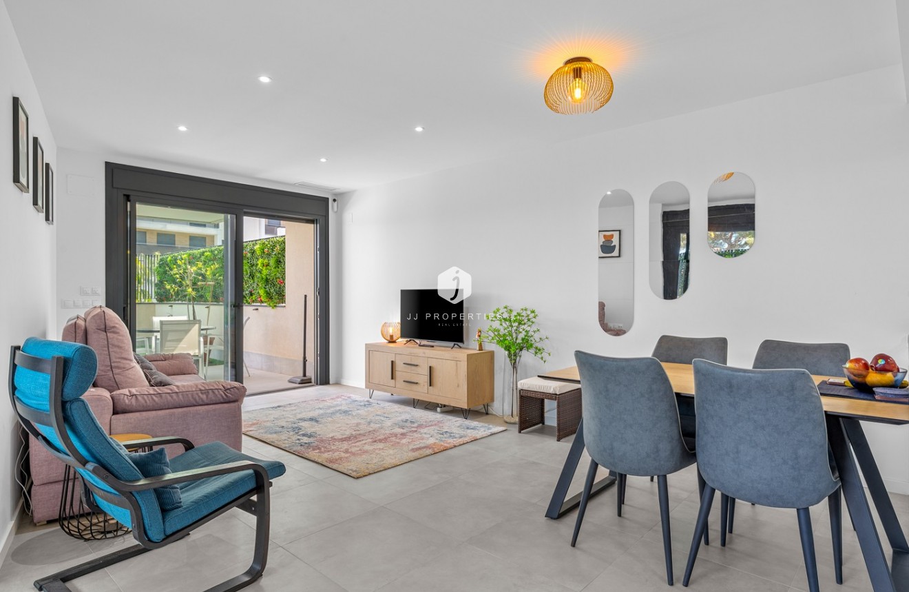 Resale - Apartment / flat -
Dehesa de Campoamor - Costa Blanca
