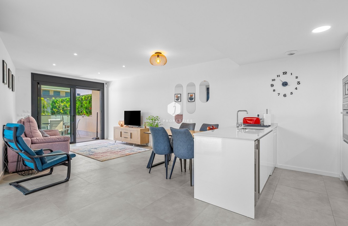 Resale - Apartment / flat -
Dehesa de Campoamor - Costa Blanca
