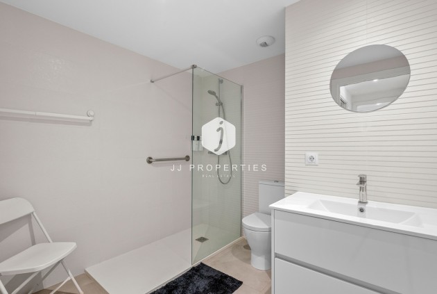 Resale - Apartment / flat -
Dehesa de Campoamor - Costa Blanca