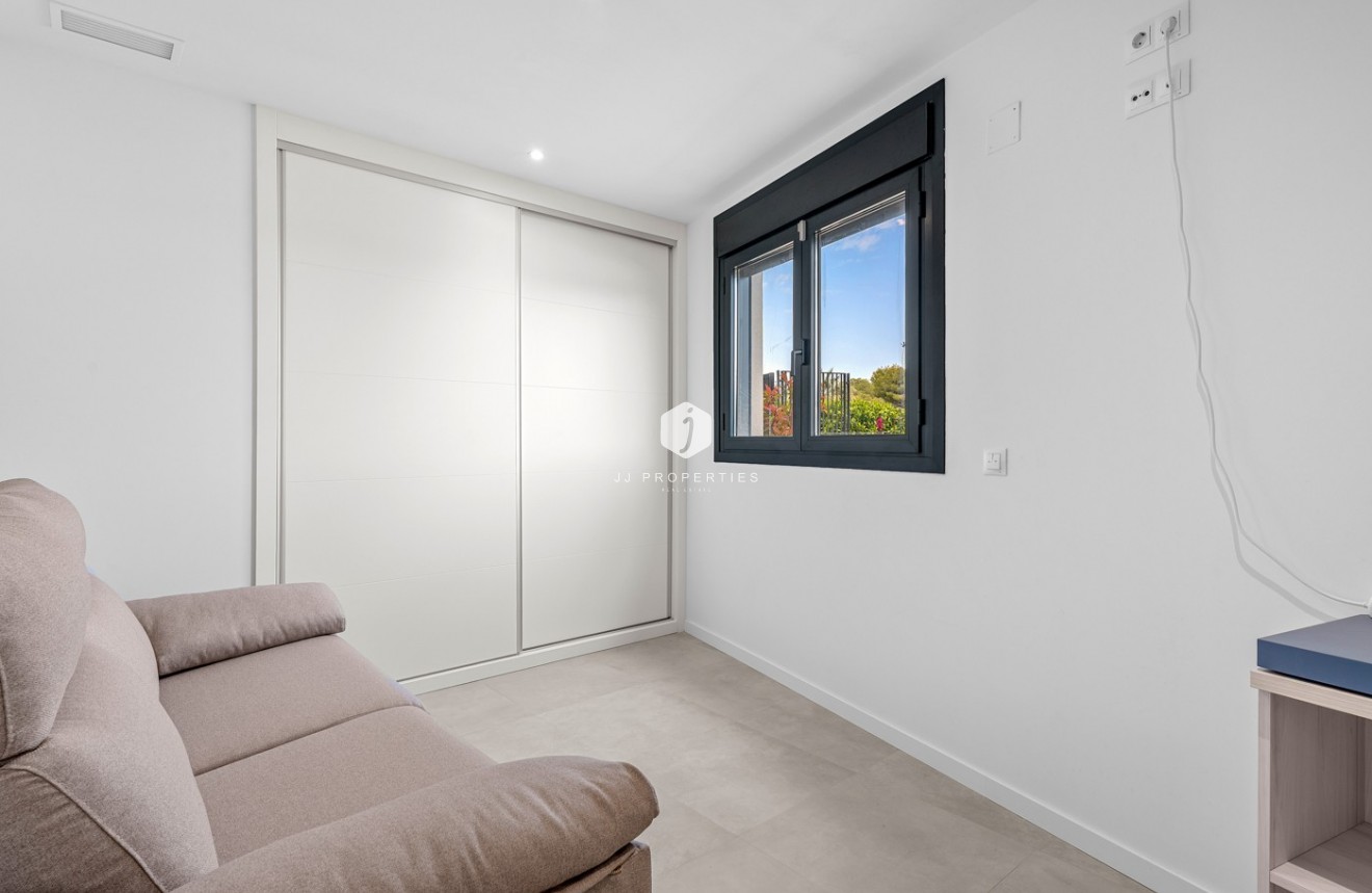Resale - Apartment / flat -
Dehesa de Campoamor - Costa Blanca