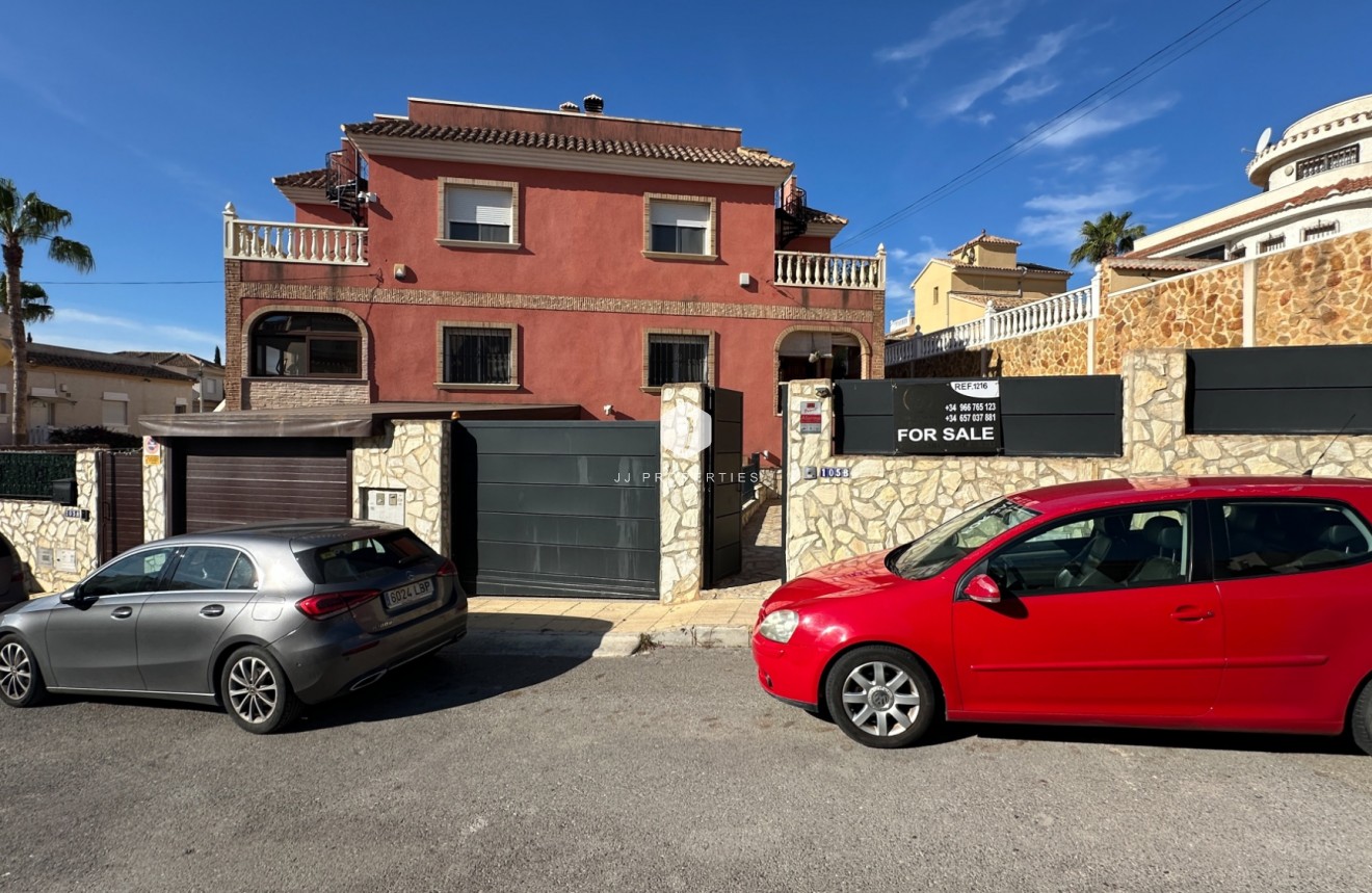 Resale - Chalet -
San Miguel de Salinas - Inland