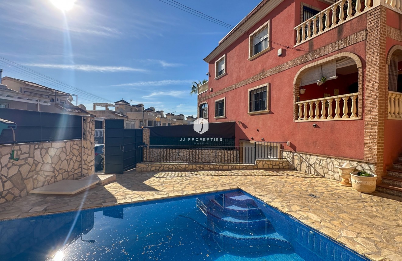 Resale - Chalet -
San Miguel de Salinas - Inland