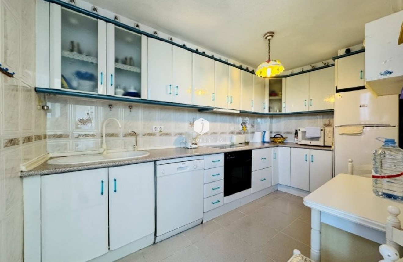 Resale - Apartment / flat -
La Mata - Costa Blanca