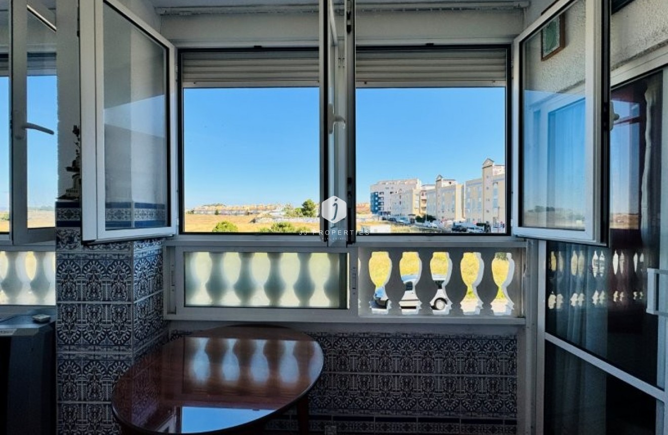 Resale - Apartment / flat -
La Mata - Costa Blanca