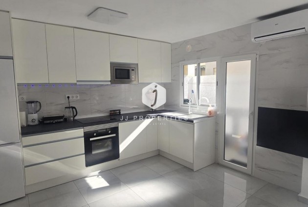 Resale - Apartment / flat -
Torrevieja - Acequion