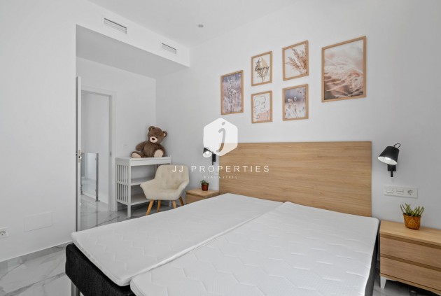 Resale - Villa -
Torrevieja - Costa Blanca