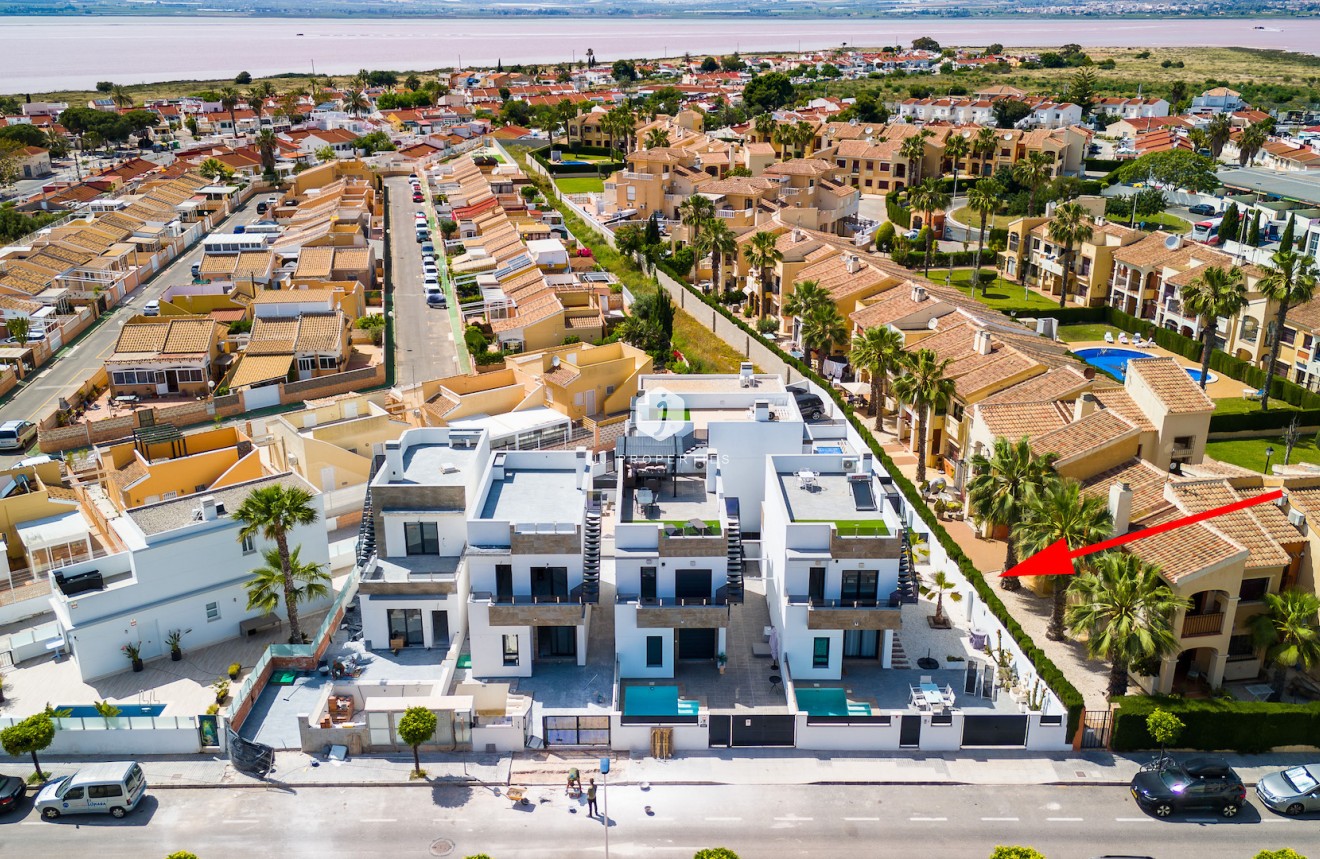 Resale - Villa -
Torrevieja - Costa Blanca