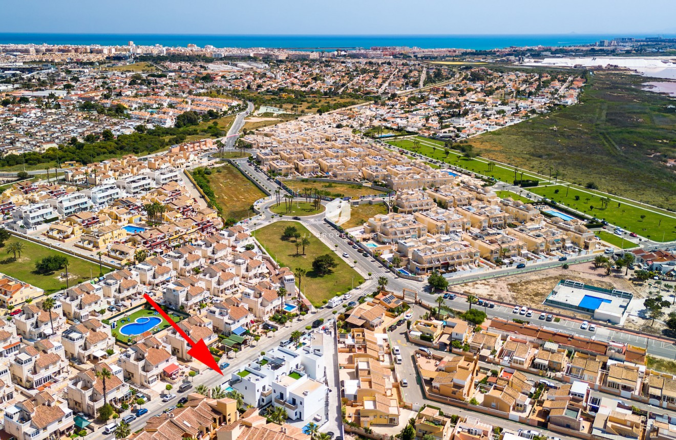 Resale - Villa -
Torrevieja - Costa Blanca