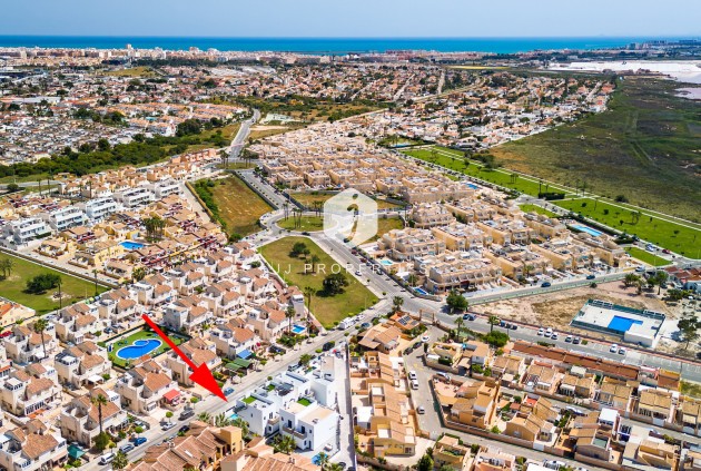 Resale - Villa -
Torrevieja - Costa Blanca