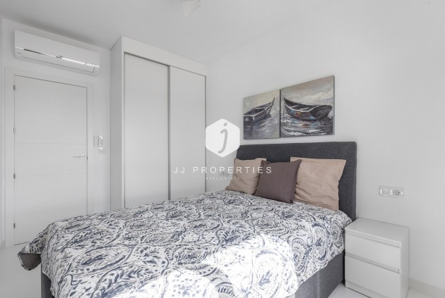 Resale - Apartment / flat -
San Miguel de Salinas - Inland