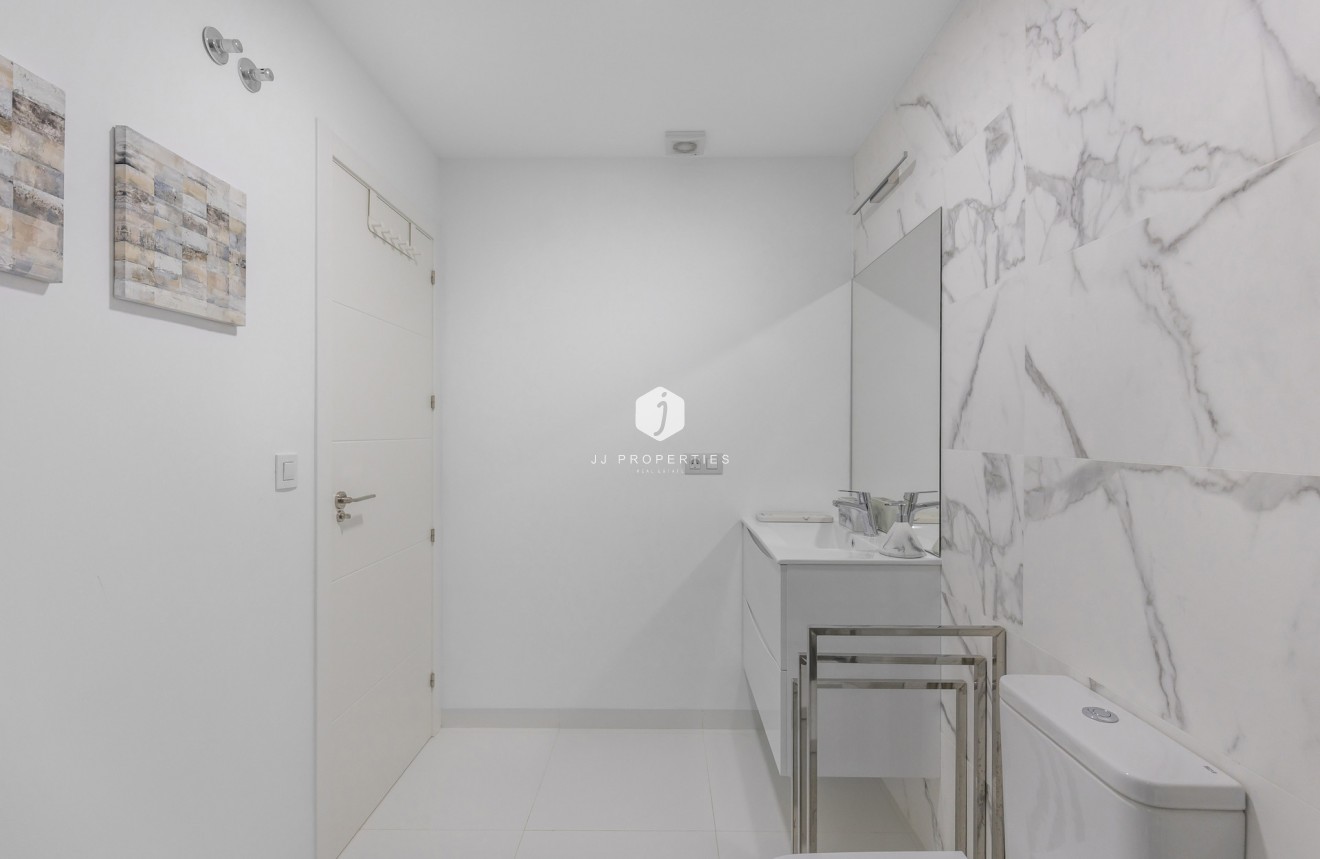 Resale - Apartment / flat -
San Miguel de Salinas - Inland