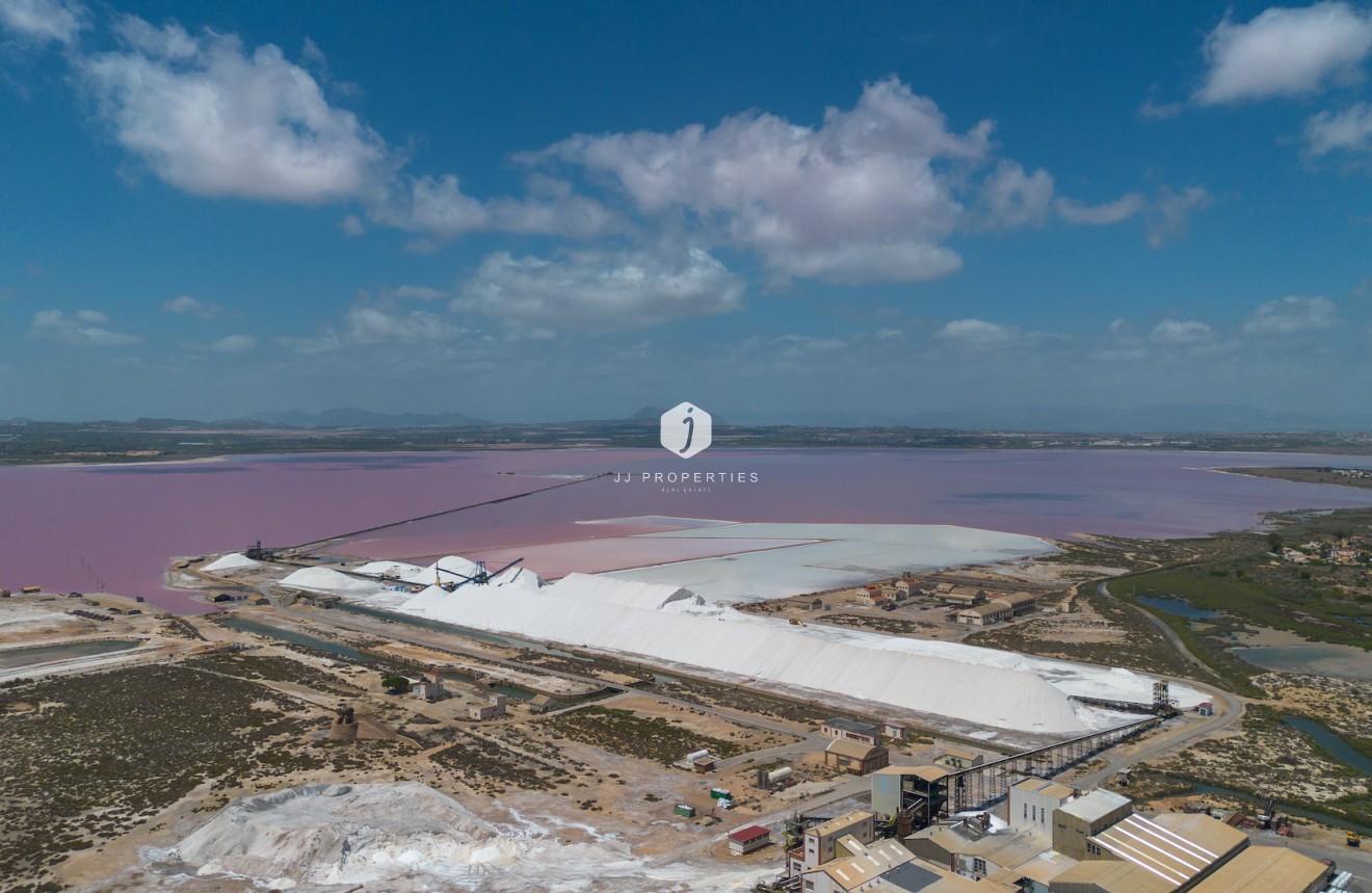 Resale - Apartment / flat -
San Miguel de Salinas - Inland