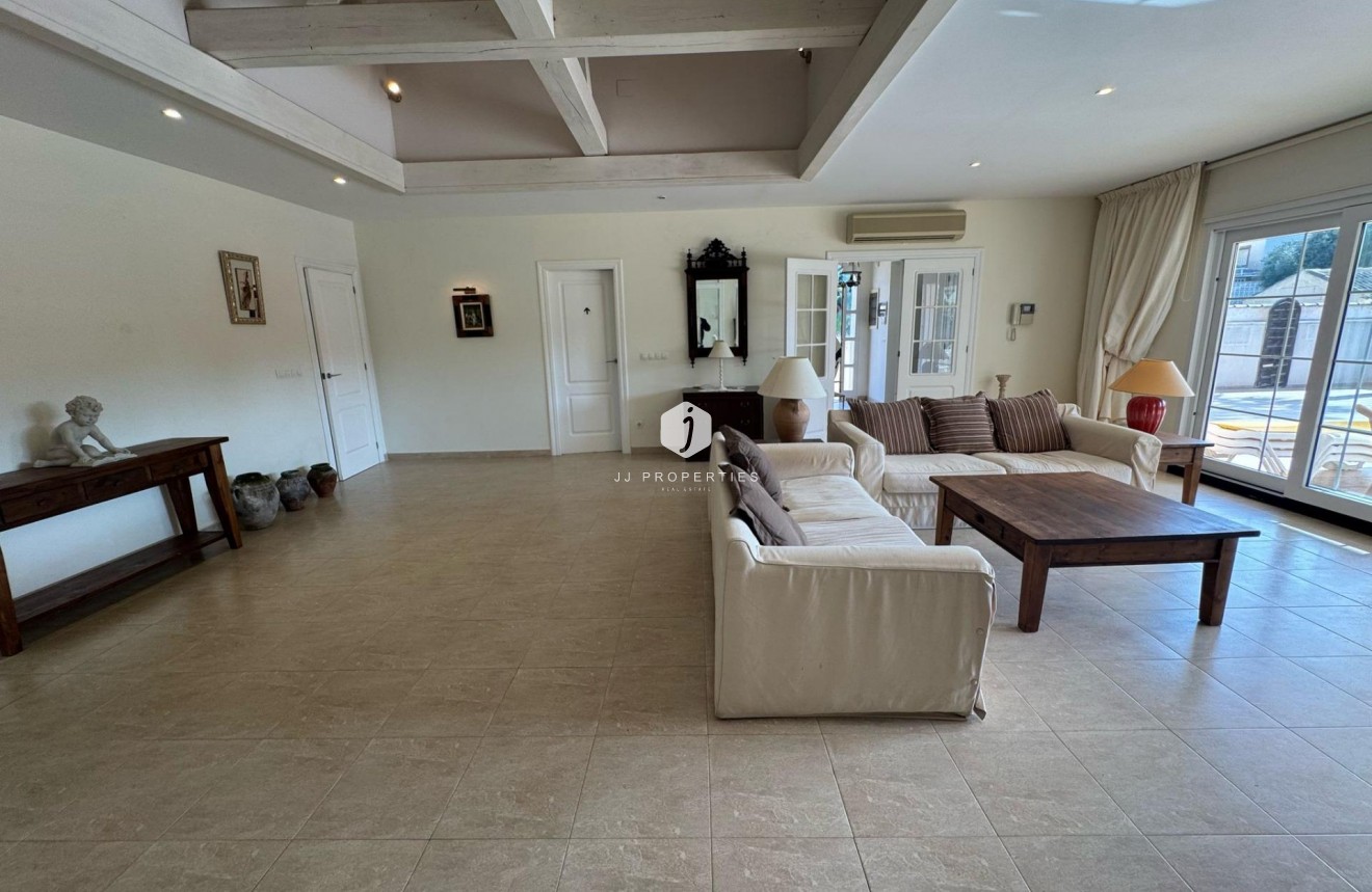 Resale - Villa -
Orihuela Costa - Playa Flamenca
