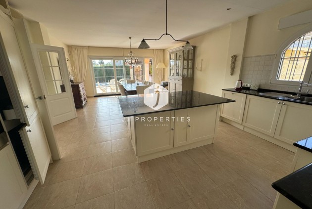 Resale - Villa -
Orihuela Costa - Playa Flamenca