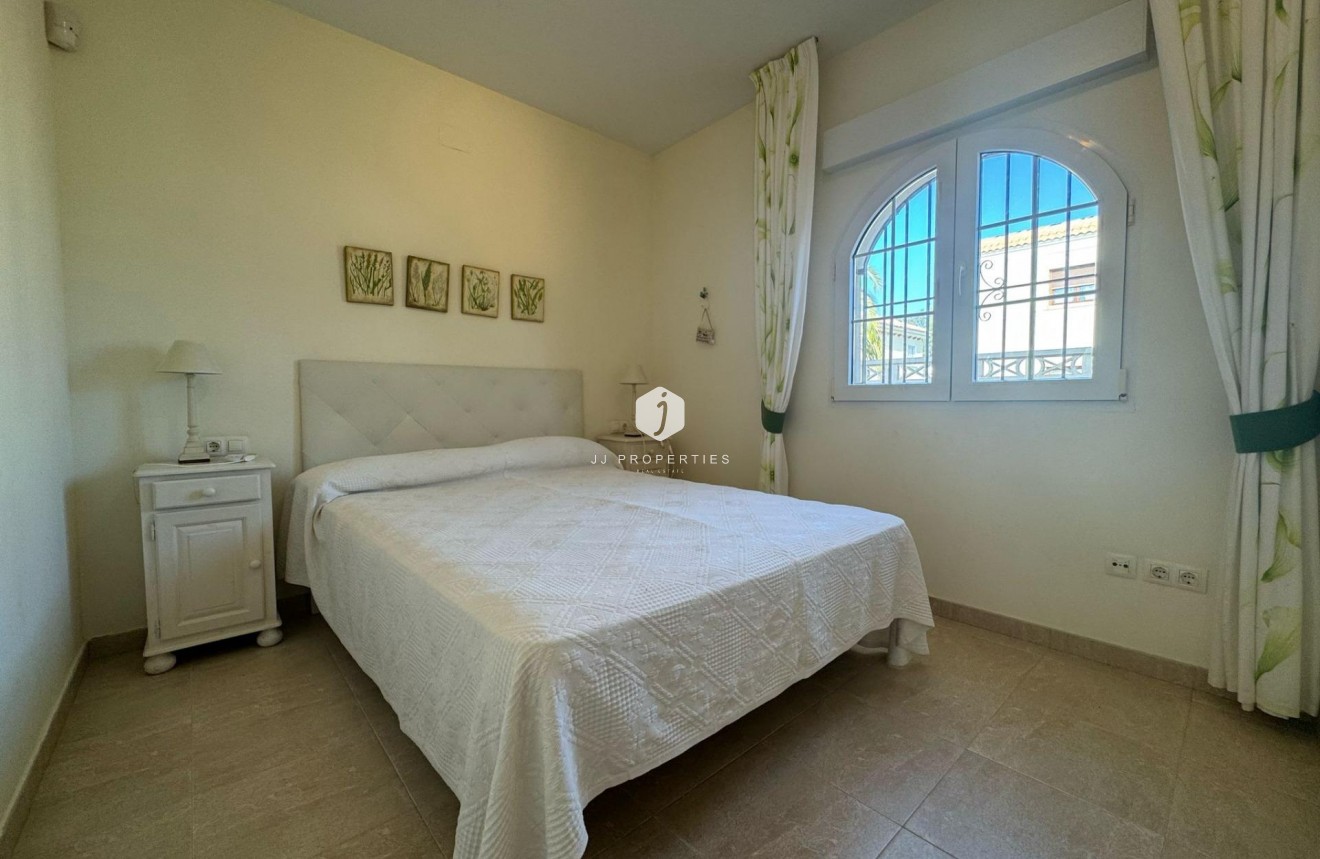 Resale - Villa -
Orihuela Costa - Playa Flamenca