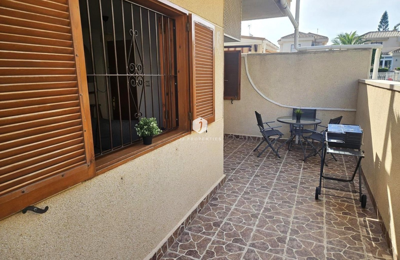 Resale - Bungalow -
Orihuela Costa - Playa Flamenca