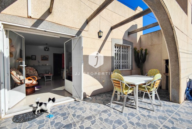 Resale - Chalet -
Torrevieja - Costa Blanca
