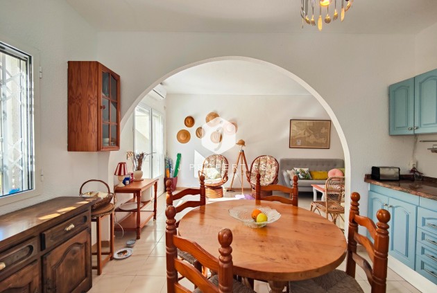 Resale - Chalet -
Torrevieja - Costa Blanca