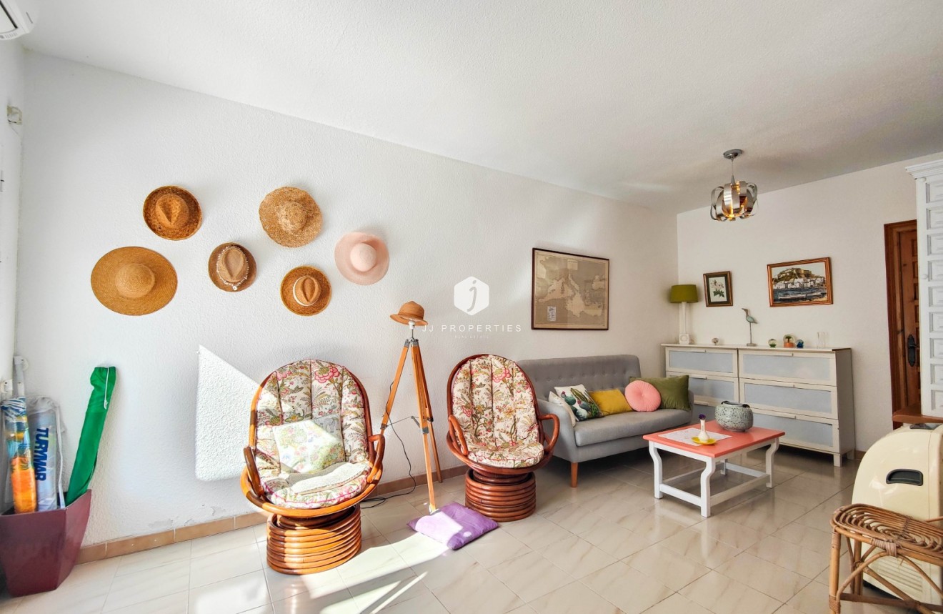 Resale - Chalet -
Torrevieja - Costa Blanca