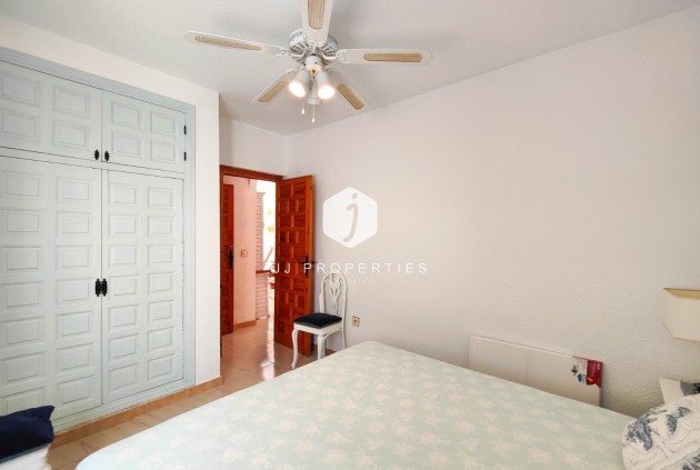 Resale - Chalet -
Torrevieja - Costa Blanca
