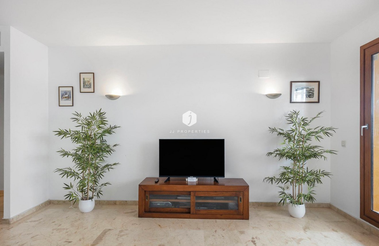 Resale - Apartment / flat -
Torrevieja - Punta prima