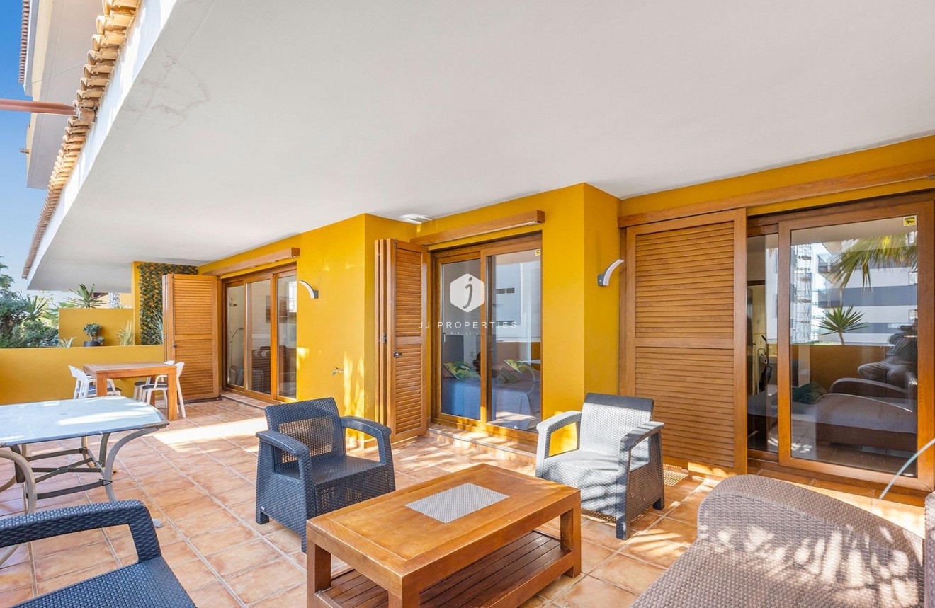 Resale - Apartment / flat -
Torrevieja - Punta prima