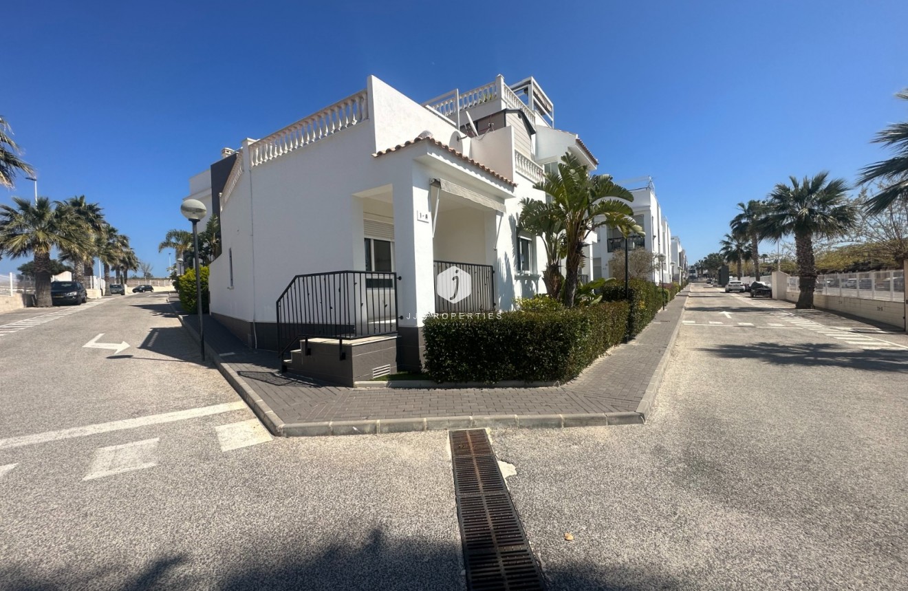 Resale - Bungalow -
Torrevieja - Costa Blanca