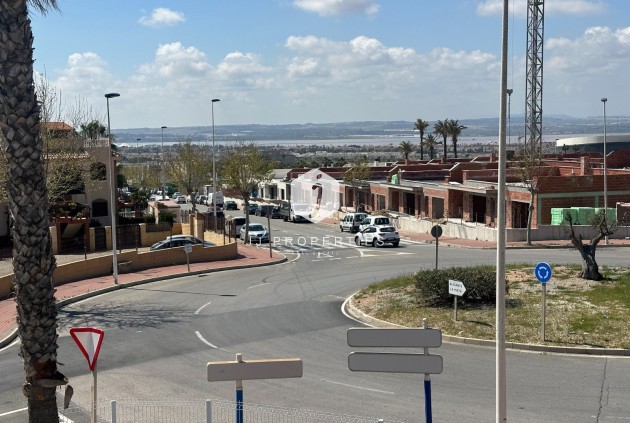 Resale - Bungalow -
Torrevieja - Costa Blanca