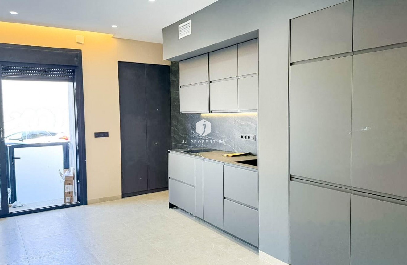 Resale - Apartment / flat -
Torrevieja - Playa de los Locos