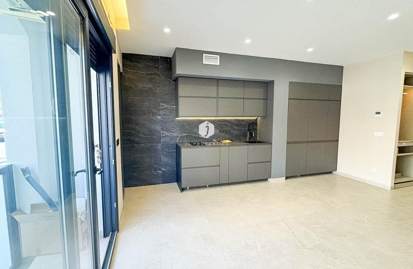 Resale - Apartment / flat -
Torrevieja - Playa de los Locos