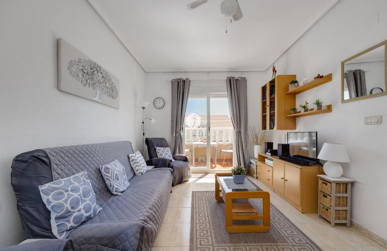 Resale - Bungalow -
Torrevieja - aguas nuevas