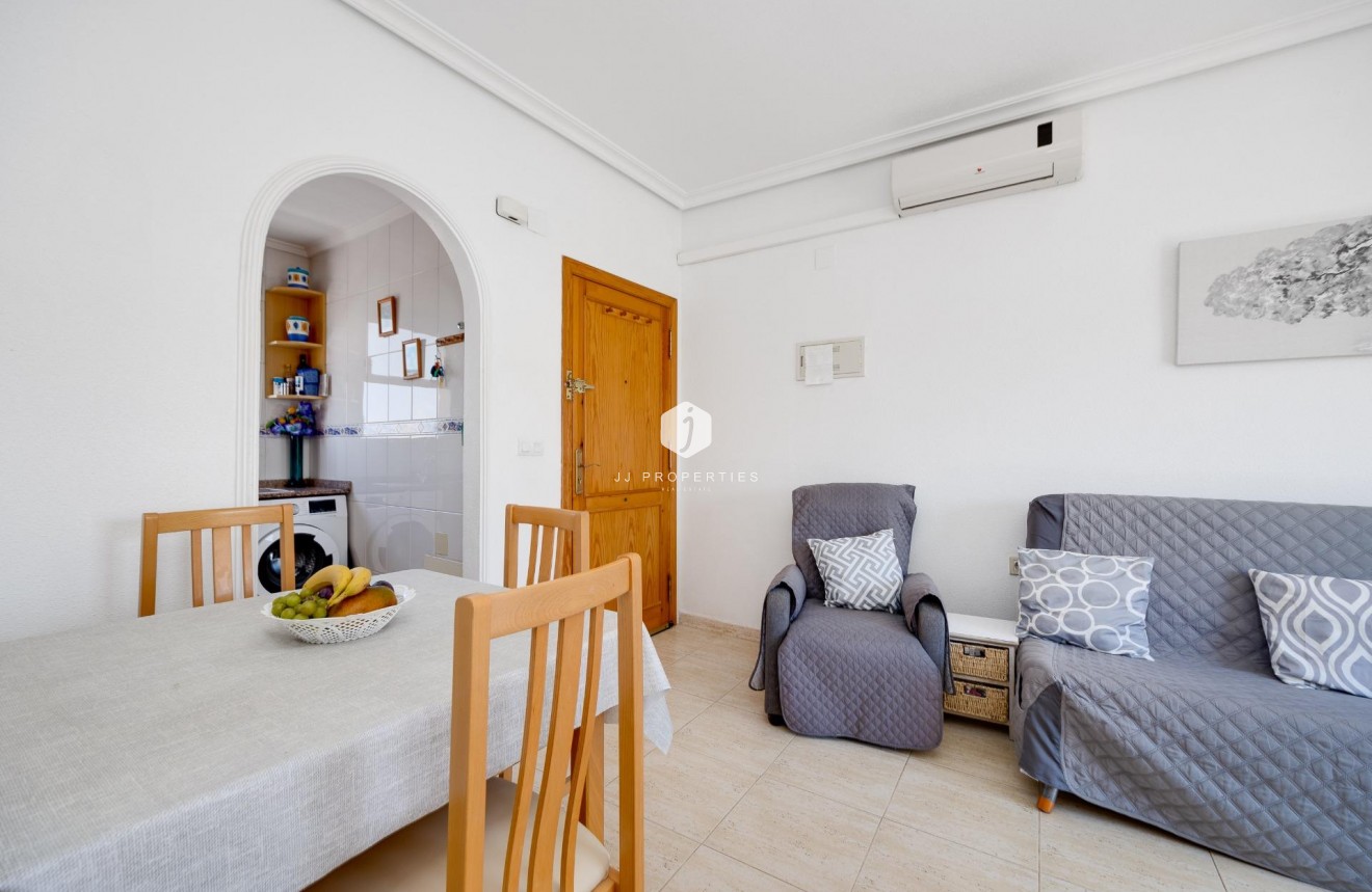 Resale - Bungalow -
Torrevieja - aguas nuevas