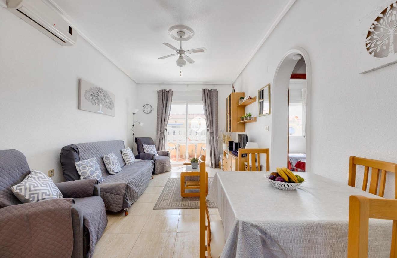 Resale - Bungalow -
Torrevieja - aguas nuevas