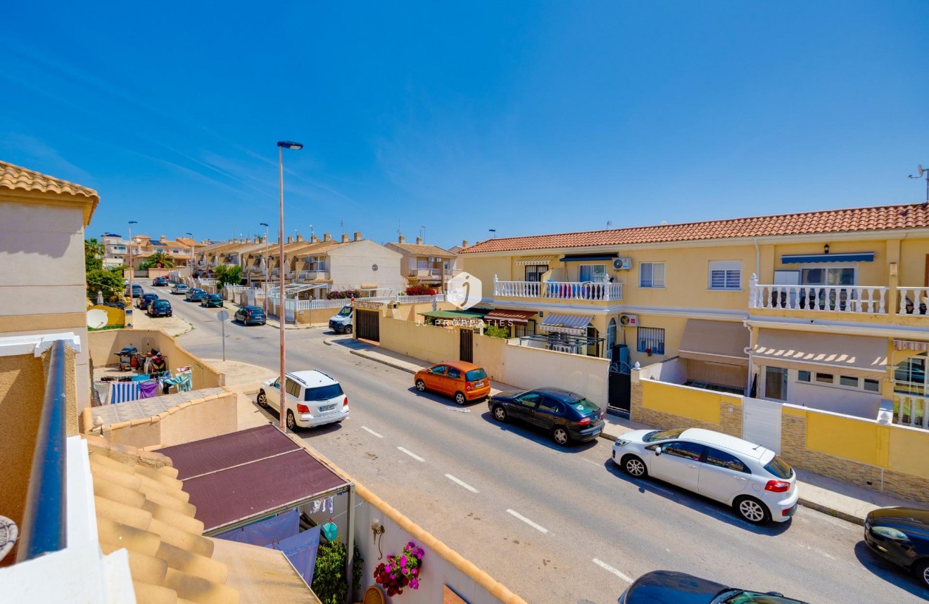 Resale - Bungalow -
Torrevieja - aguas nuevas