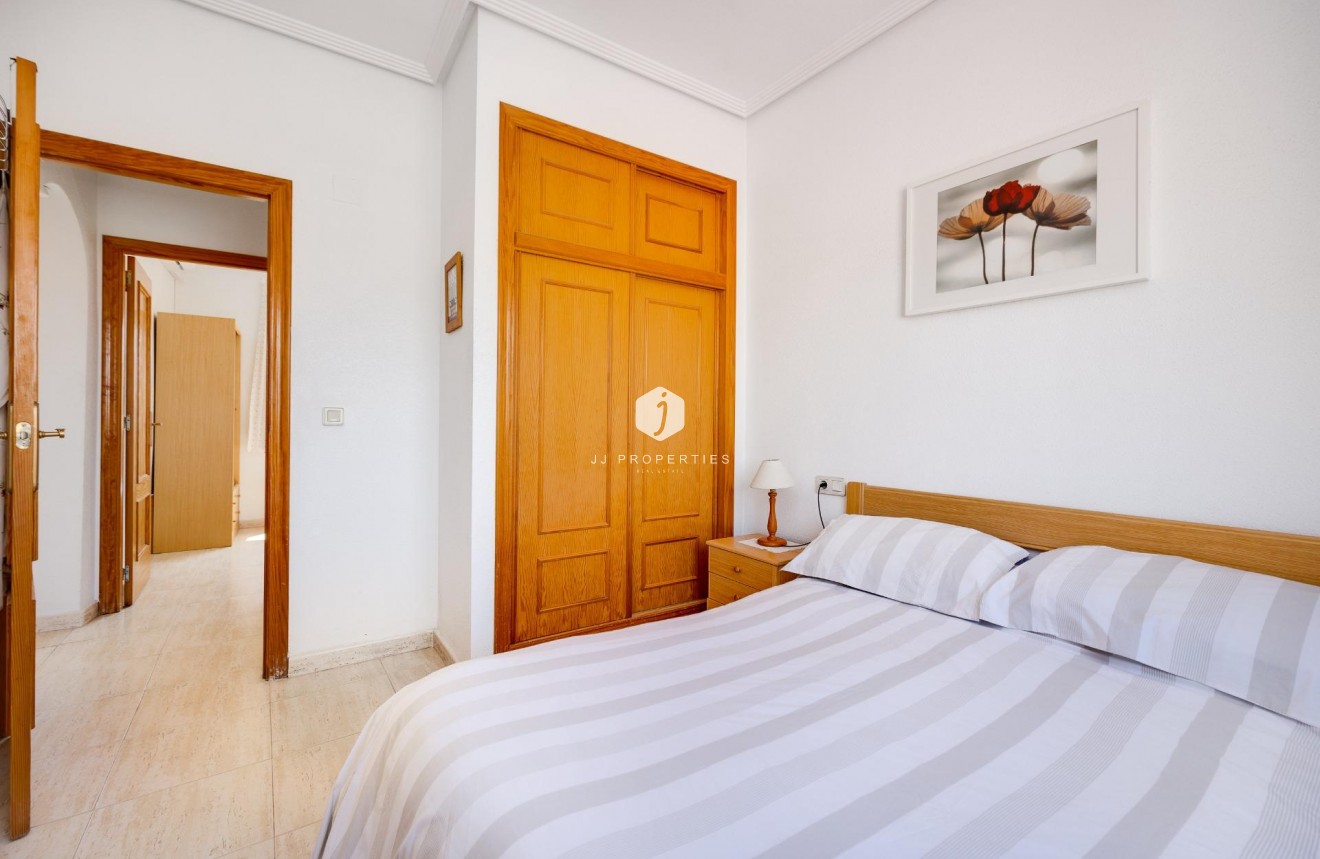 Resale - Bungalow -
Torrevieja - aguas nuevas
