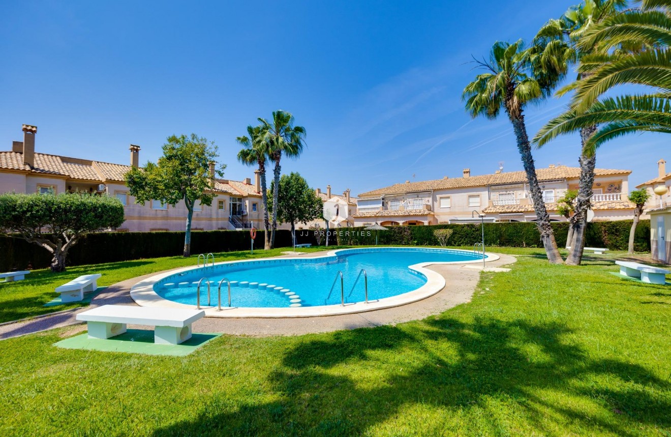 Resale - Bungalow -
Torrevieja - aguas nuevas