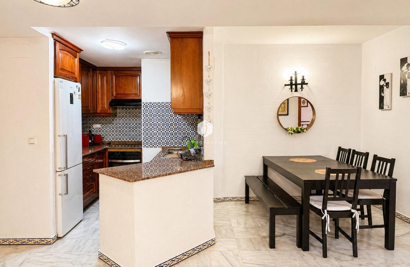 Resale - Apartment / flat -
Torrevieja - Los Frutales