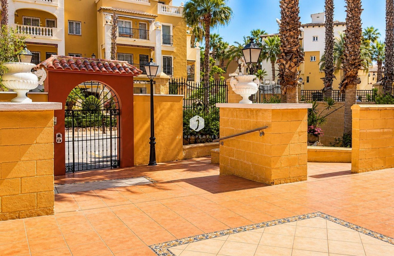 Resale - Apartment / flat -
Torrevieja - Los Frutales