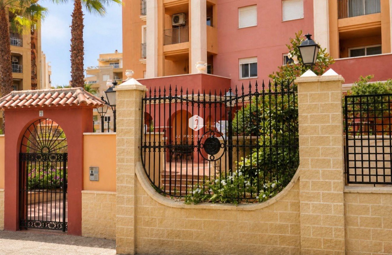 Resale - Apartment / flat -
Torrevieja - Los Frutales