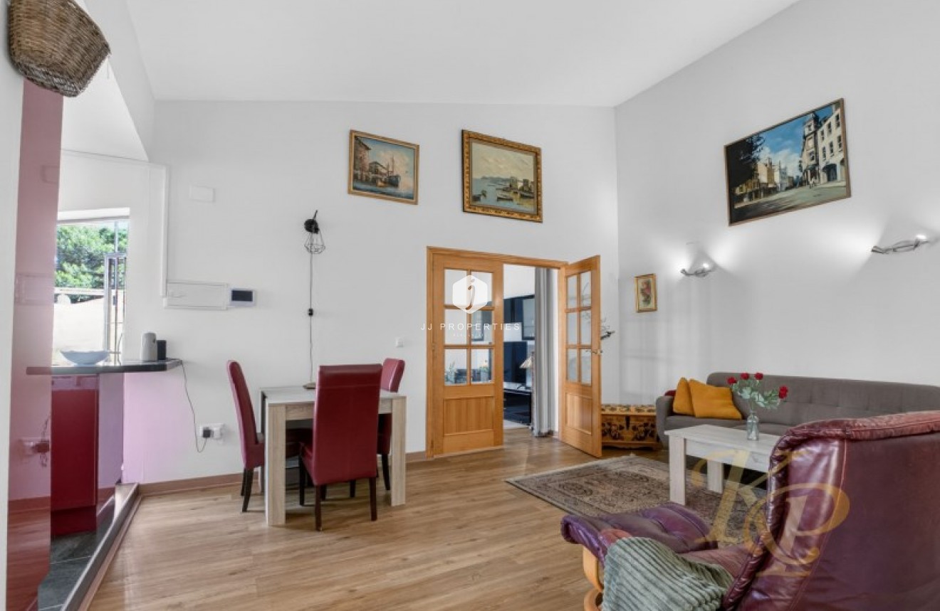 Resale - Villa -
Torrevieja - Costa Blanca
