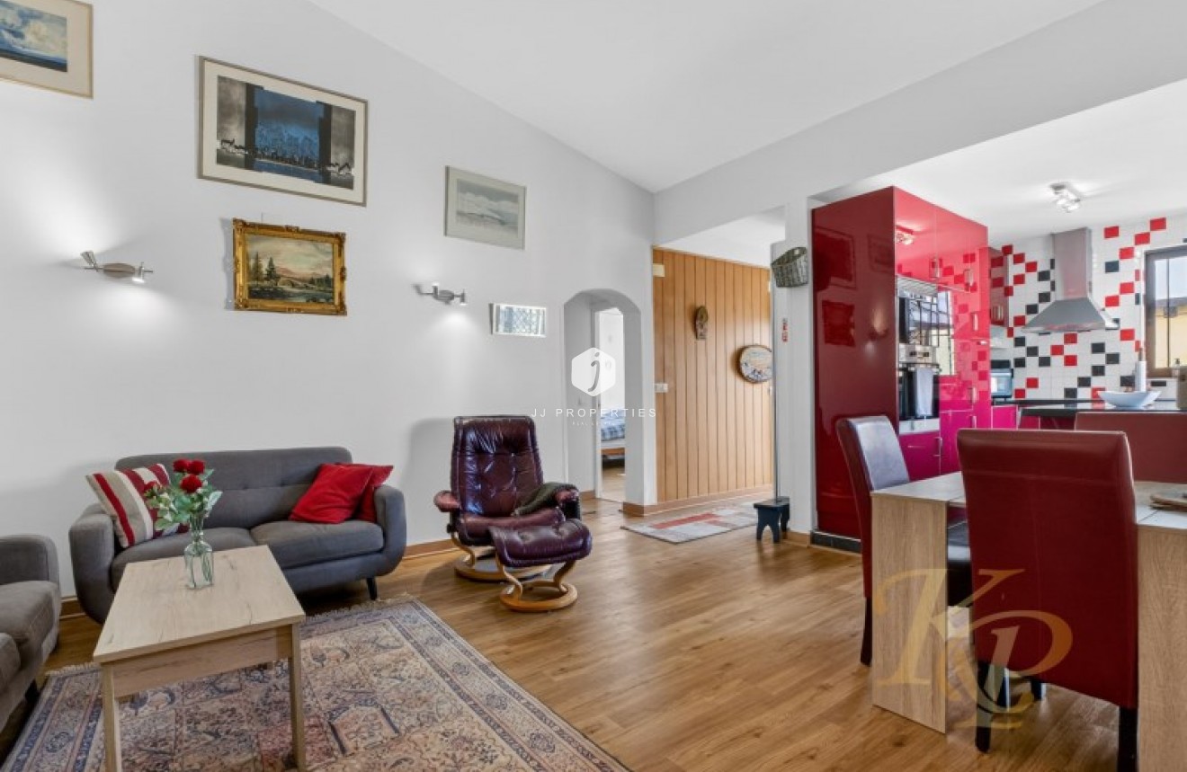 Resale - Villa -
Torrevieja - Costa Blanca