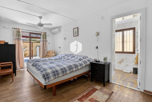 Resale - Villa -
Torrevieja - Costa Blanca