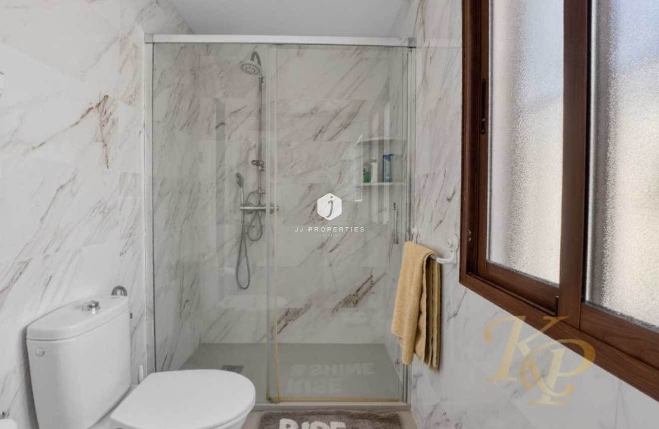 Resale - Villa -
Torrevieja - Costa Blanca