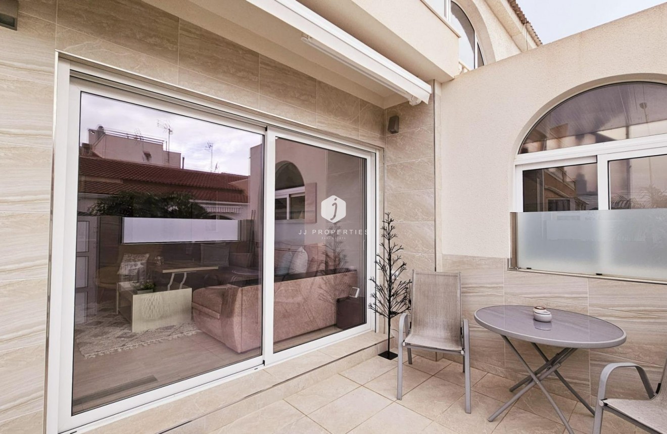 Resale - Duplex -
Torrevieja - La siesta