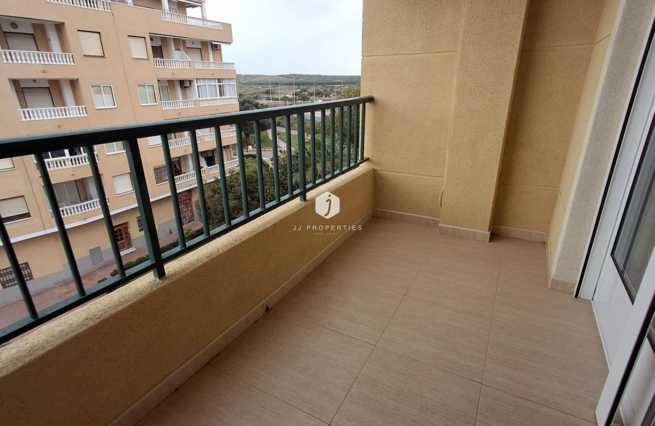 Resale - Apartment / flat -
Torrevieja - La Mata