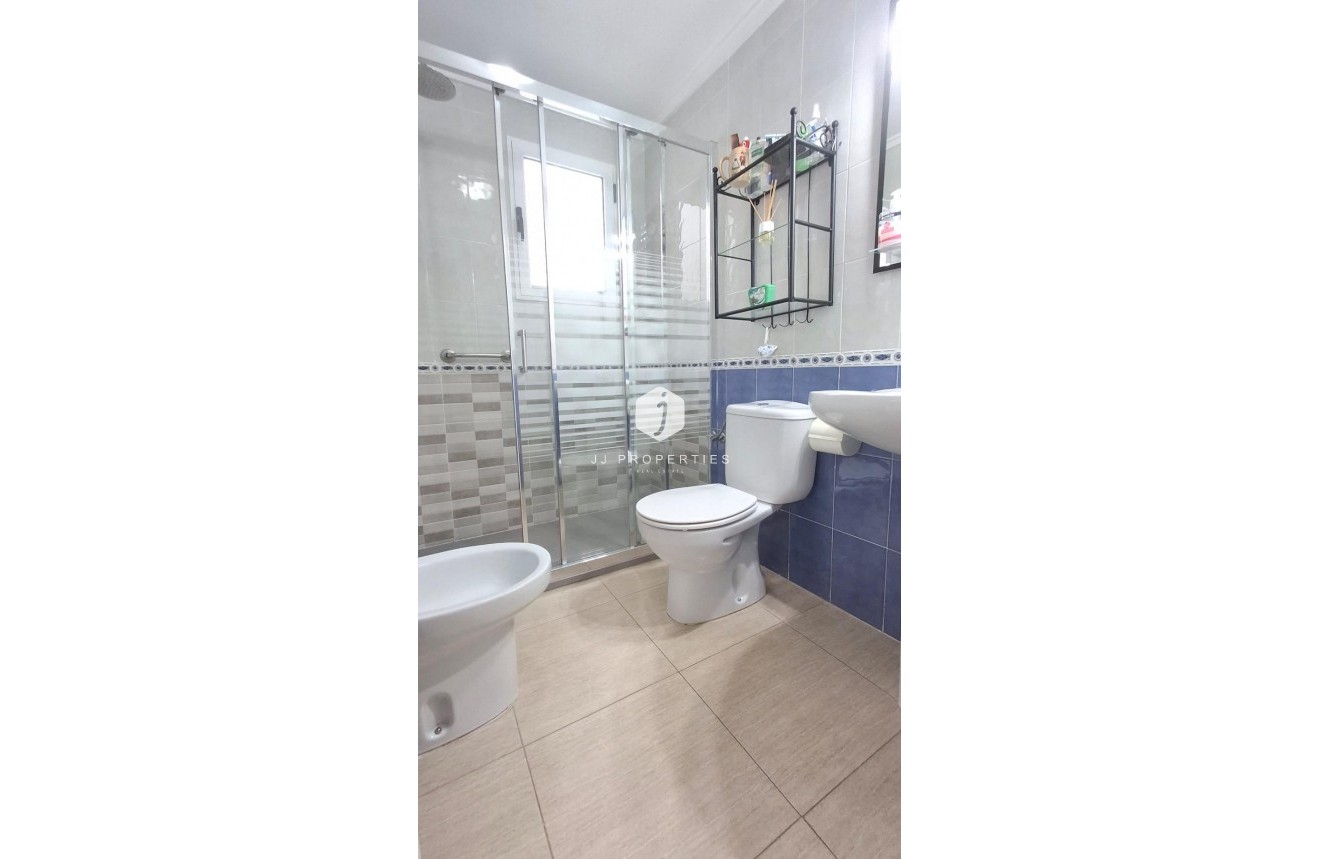 Resale - Apartment / flat -
Torrevieja - La Mata