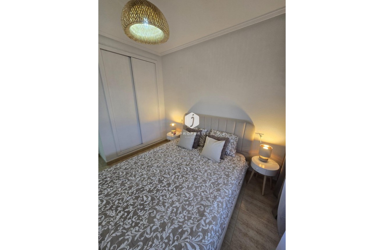 Resale - Apartment / flat -
Torrevieja - Torreblanca