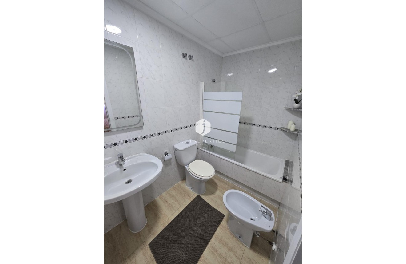 Resale - Apartment / flat -
Torrevieja - Torreblanca