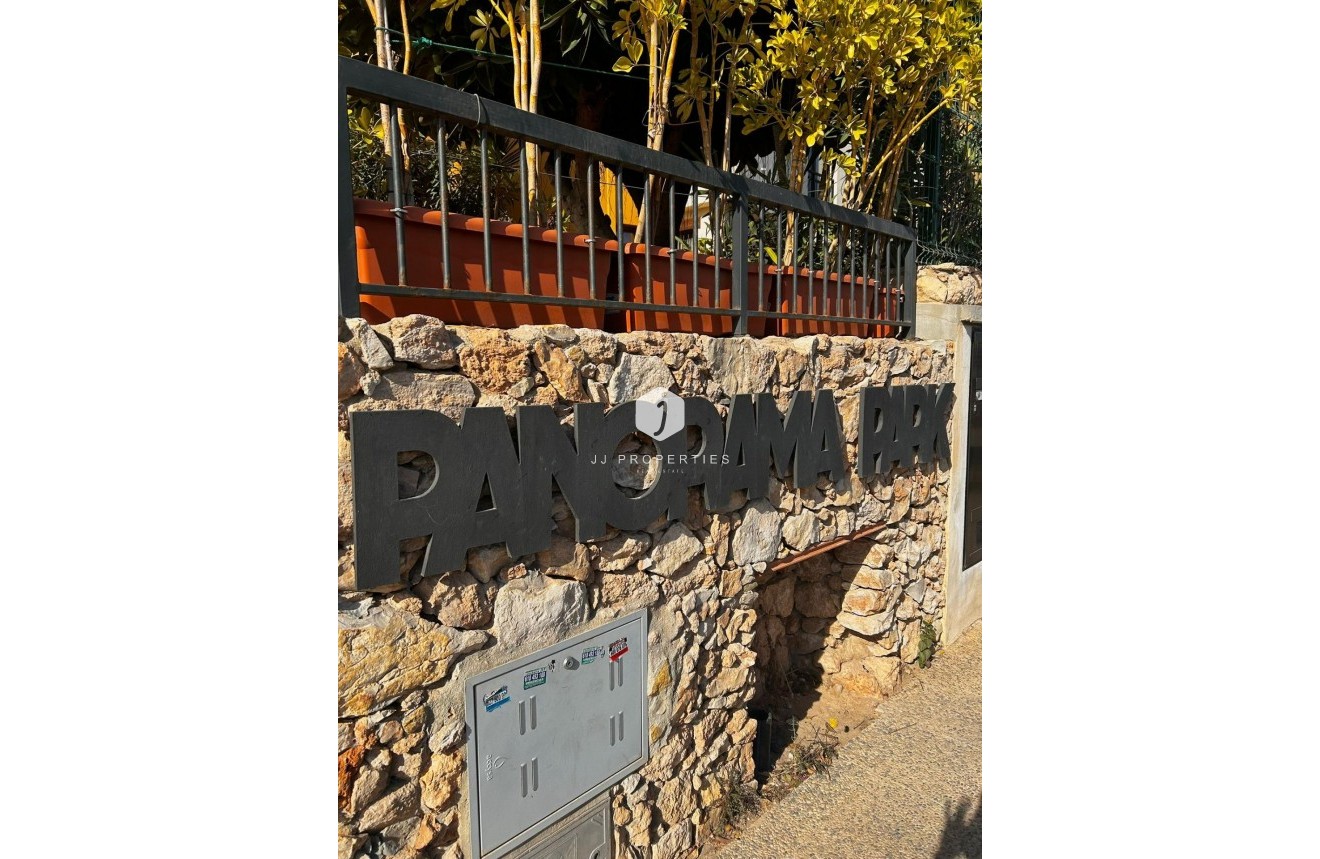 Resale - Apartment / flat -
Torrevieja - Punta prima